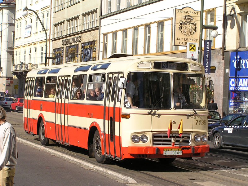 130 let MHD v Praze (fotografie z 18.9.2005)