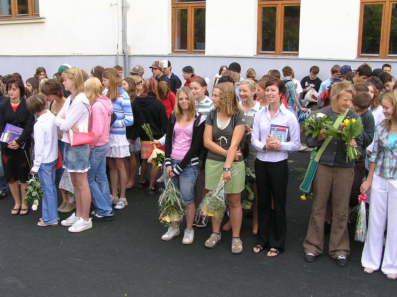 Shromáždění před školou 29.6.2007