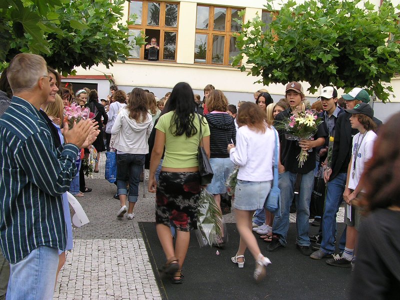 Shromáždění před školou 29.6.2007