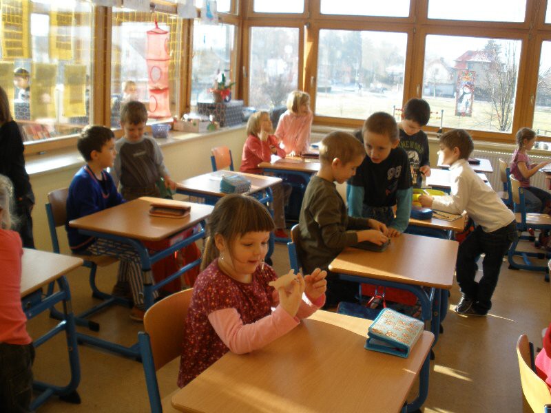 Budoucí školáčci z MŠ v prvních třídách dne 25.1.2012