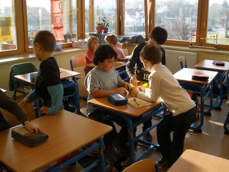 Budoucí školáčci z MŠ v prvních třídách dne 25.1.2012