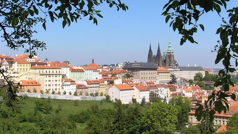 Praha širokoúhlá (16 : 9)