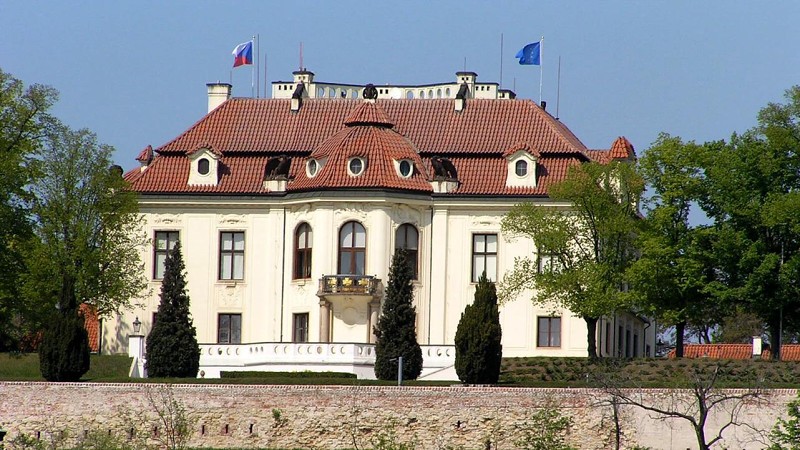 Praha širokoúhlá (16 : 9)